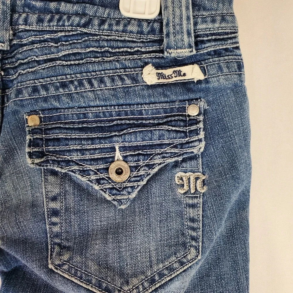 Miss Me Lakewood Straight Leg Jeans Medium Wash Blue JP4442 Size 27